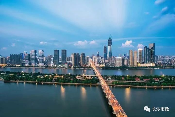 以城市，見未來；與城市，共成長
